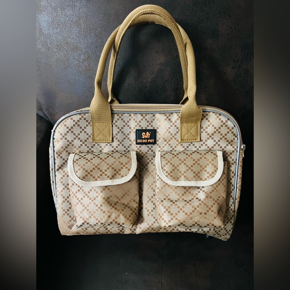 Pet Travel Carrier - for a small dog or cat. Tan/Beige diamond pattern design. - Picture 2 of 6